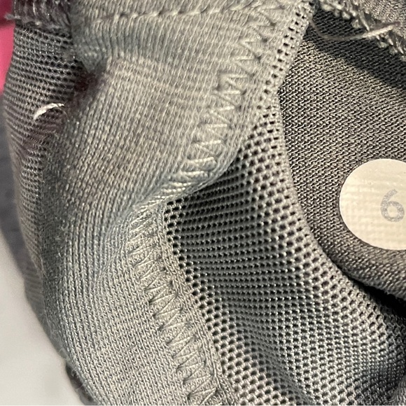 Lululemon Grey Sports Bra Pink Strappy Back Workout Athletic Top Size 6 - Picture 3 of 6